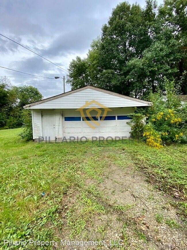 Building Photo - 3 br, 1 bath House - 3945 N Ridgeview Dr
