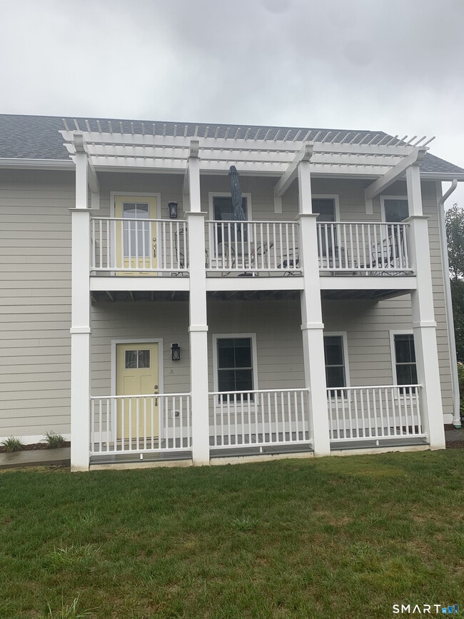 Building Photo - 502 Edgewater Cir