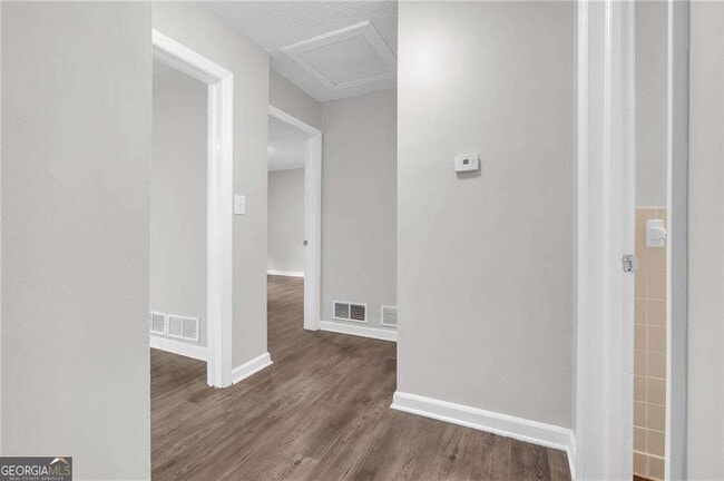 Foto del edificio - 2683 Rockcliff Rd SE