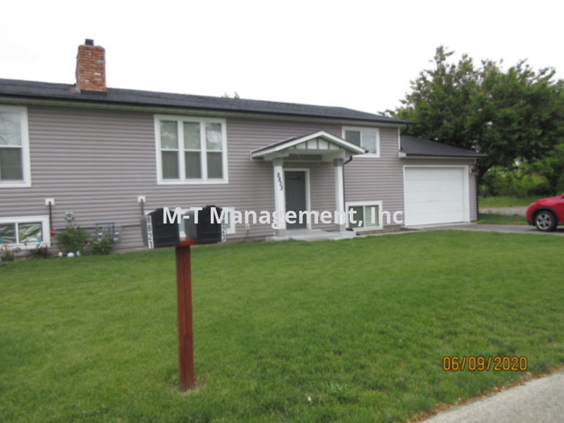 Primary Photo - 8823 E Broadway Ave