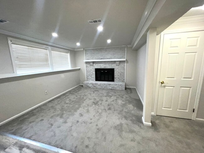 Building Photo - 5570 Hecate Ct