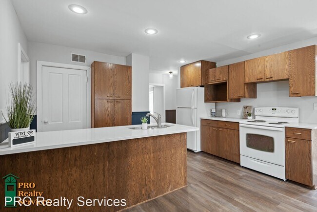 Foto del edificio - 4 br, 2 bath House - 5565 Eastview Ave