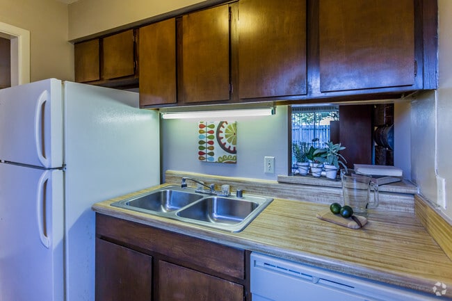 2BR, 1.5BA - 1100 SF - Kitchen - Sturbridge Townhomes