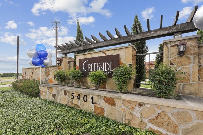 Foto del edificio - Creekside on Parmer Lane