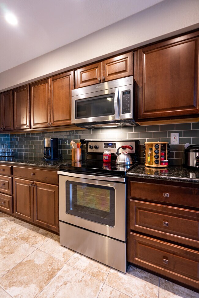 Foto del edificio - 1332 W 6th St