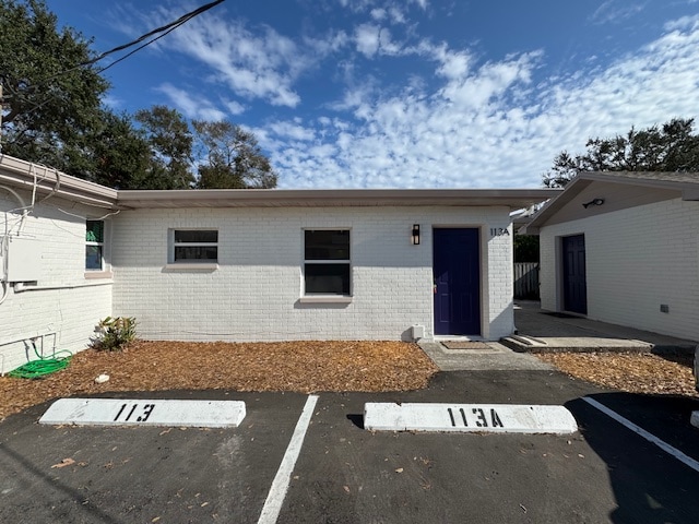 Building Photo - 113 NE Lincoln Cir N