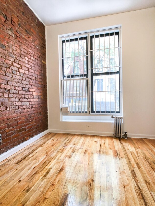 Primary Photo - 30 Clinton St