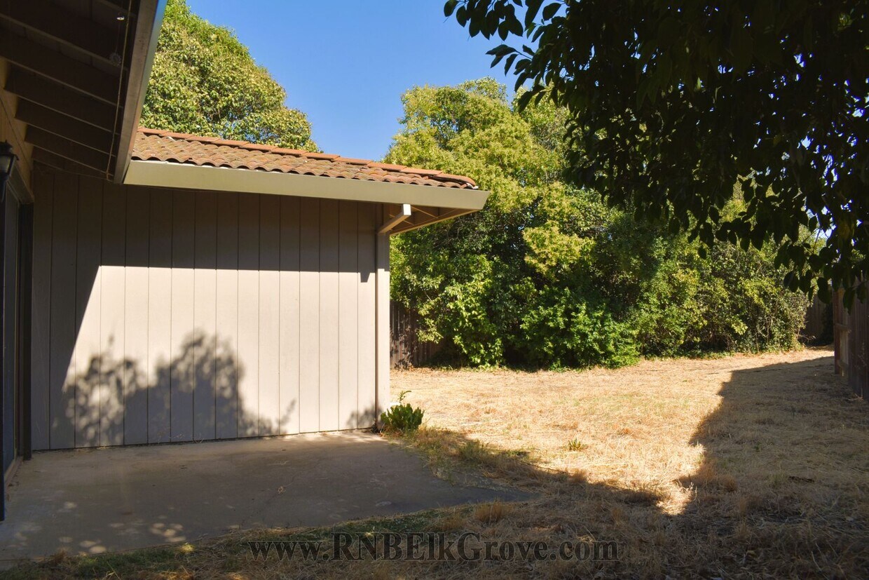Foto del edificio - 8700 Cullen Ct