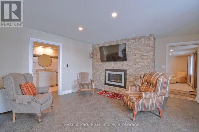 Building Photo - 502435 Grey Rd 1