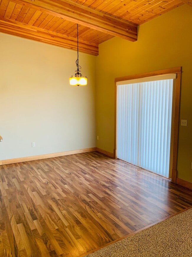 Foto del edificio - 4852 Kendrick Pl