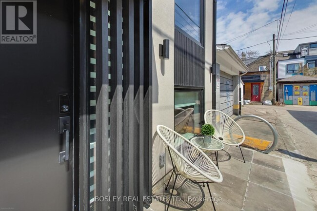 Building Photo - 13R Mansfield Ave
