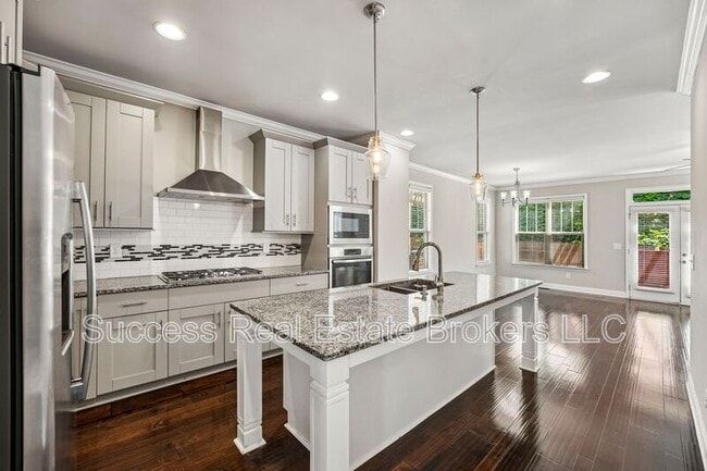 Building Photo - 1231 Ridenour Ln