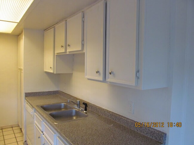 Foto del edificio - 3518 Villa Knolls N Dr