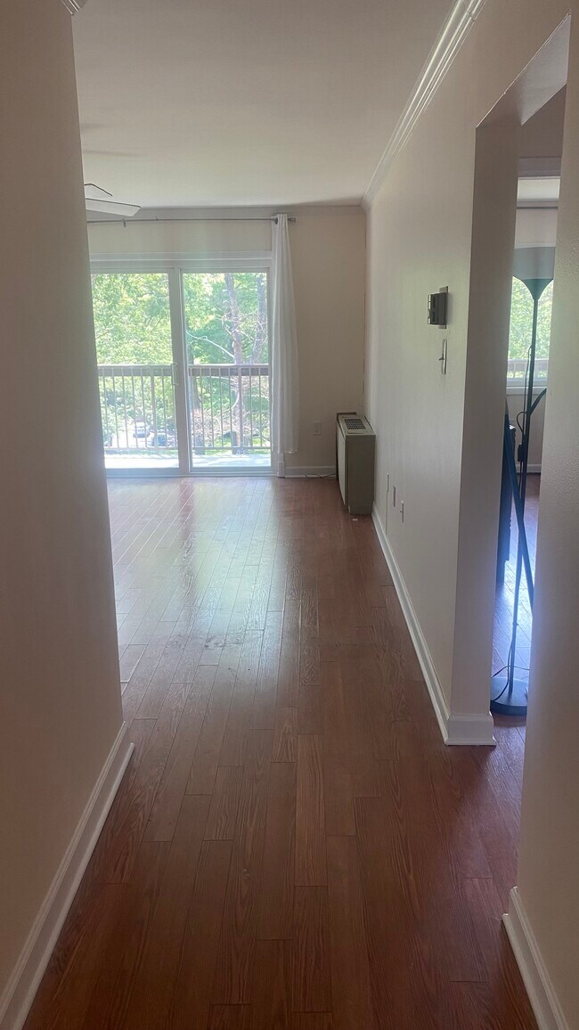 Foto del edificio - 7420 Lakeview Dr