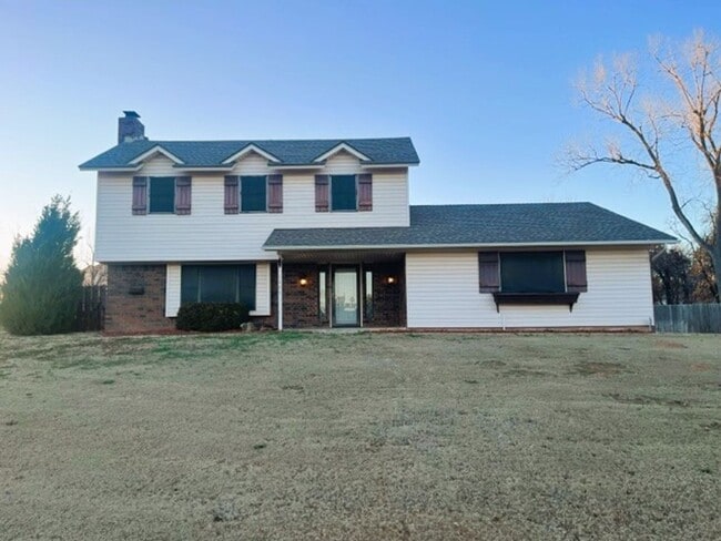 Building Photo - 1445 Whipporwill Drive, Choctaw, 3 bed, 2....