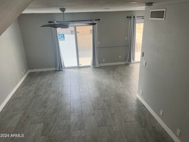 Building Photo - 5264 S Monaco Dr