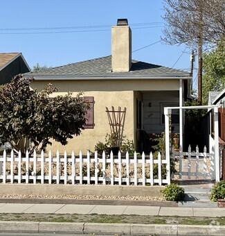 Building Photo - 3011 W Chandler Blvd