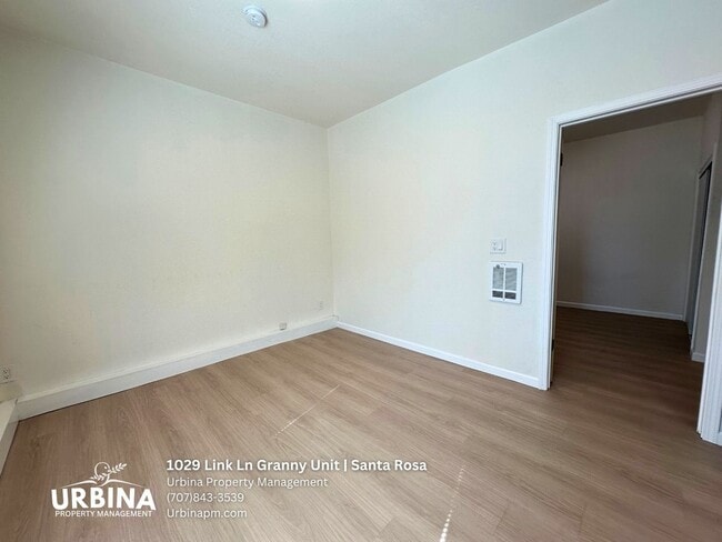Building Photo - 1029 Link Ln