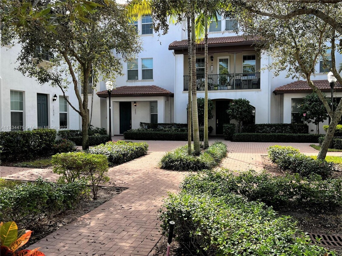 2665 SW 118 Rd, Miramar, FL 33025 Townhome Rentals in Miramar FL