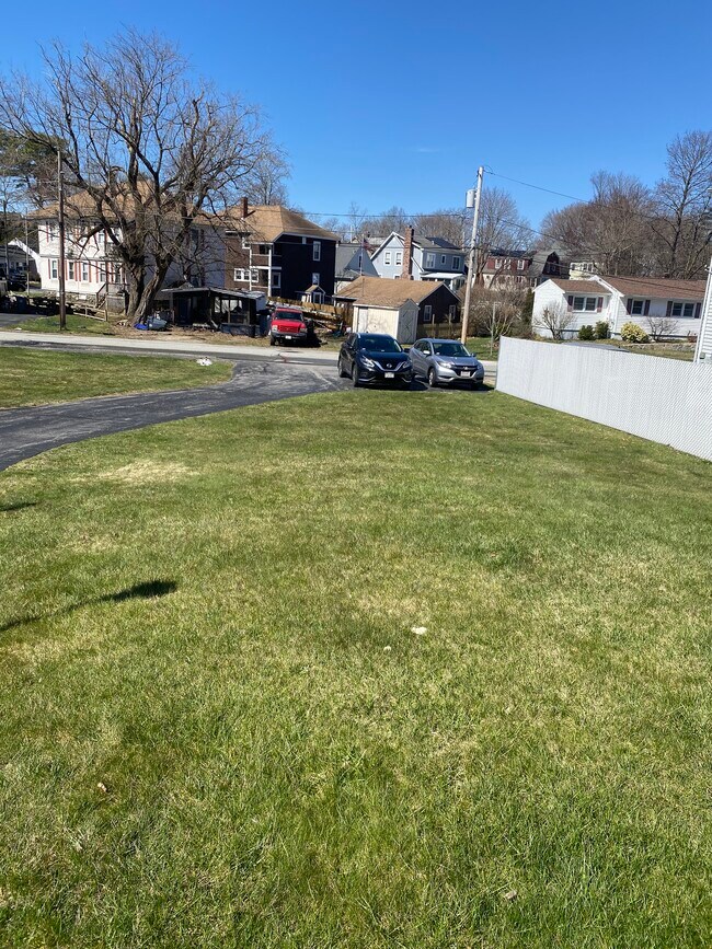 off street parking - 26 Orchard St