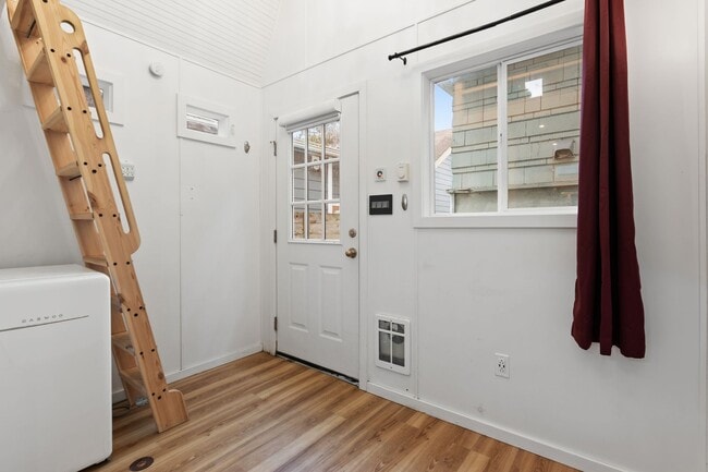 Building Photo - 756 N 103rd St