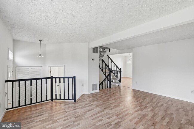 Foto del edificio - 13225 Custom House Ct