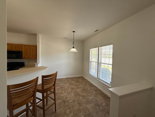 Building Photo - Farmington Ridge