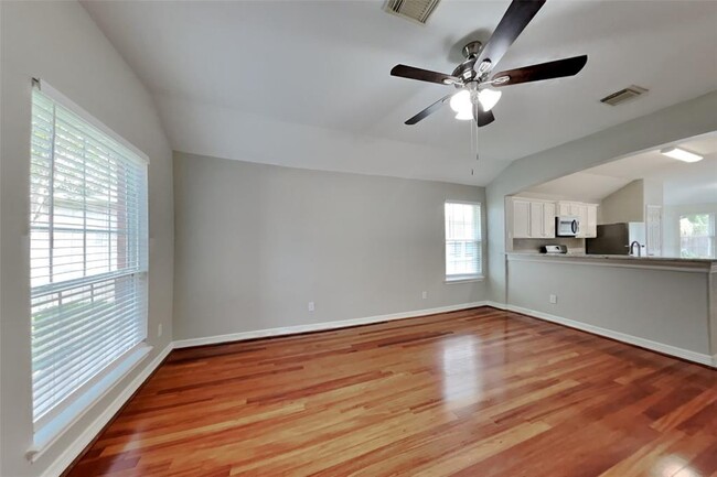 Foto del edificio - 17915 Hollow Hill Ln
