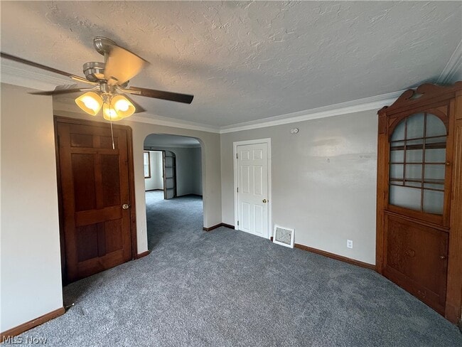 Building Photo - 6715 Theota Ave