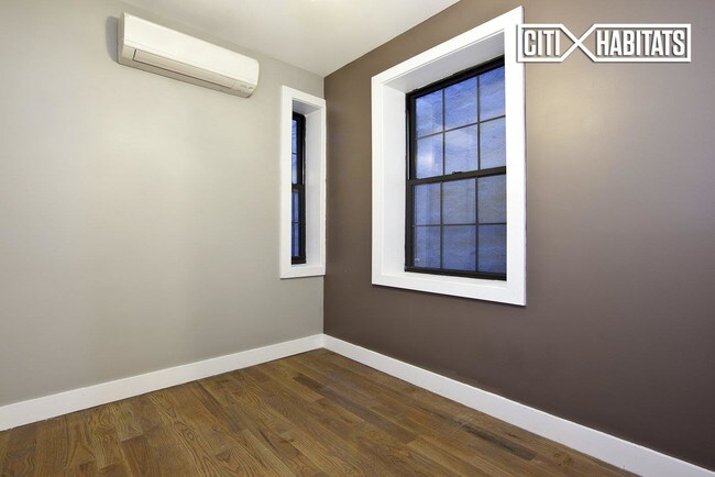 Building Photo - 139 Essex St