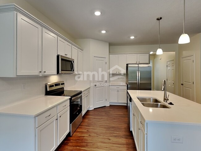 Building Photo - 8038 Minnow Trl