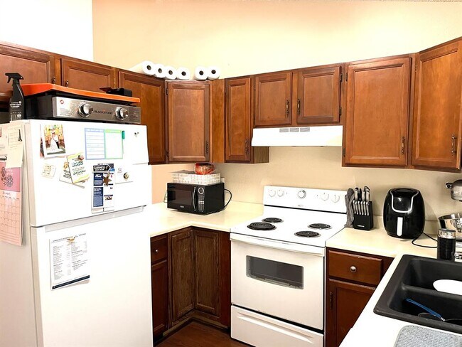 Building Photo - 1301 Pendergrass St