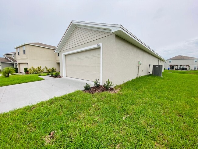 Building Photo - 223 Hibiscus St
