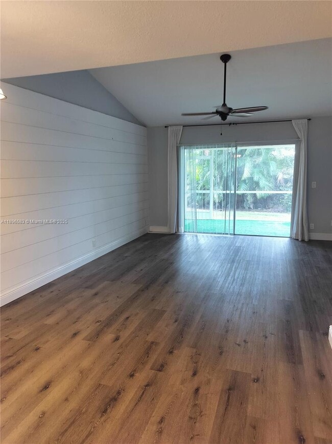 Building Photo - 296 Palmetto Ct