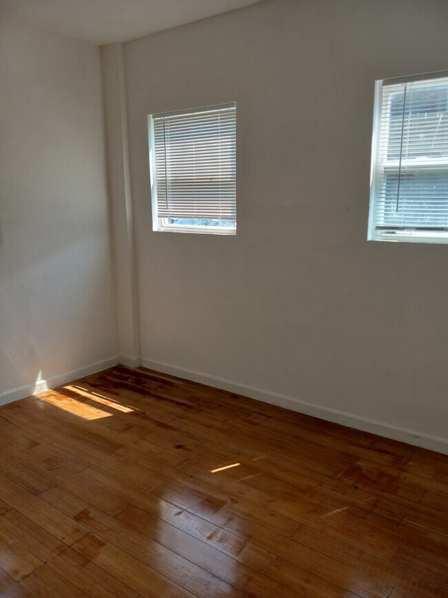 Building Photo - 225 35th St NE