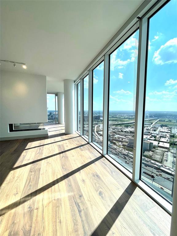Building Photo - 3099 Nowitzki Way