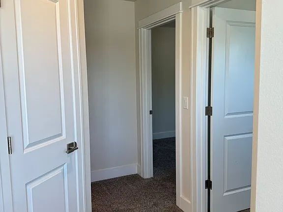 Foto del edificio - 2521 Justine Ln