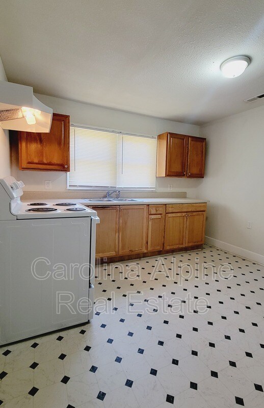 Foto del edificio - 512 E Holly St