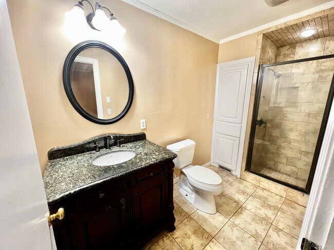 Building Photo - 107 Woodland Cir