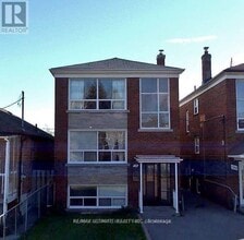 Building Photo - 18 Avon Dr