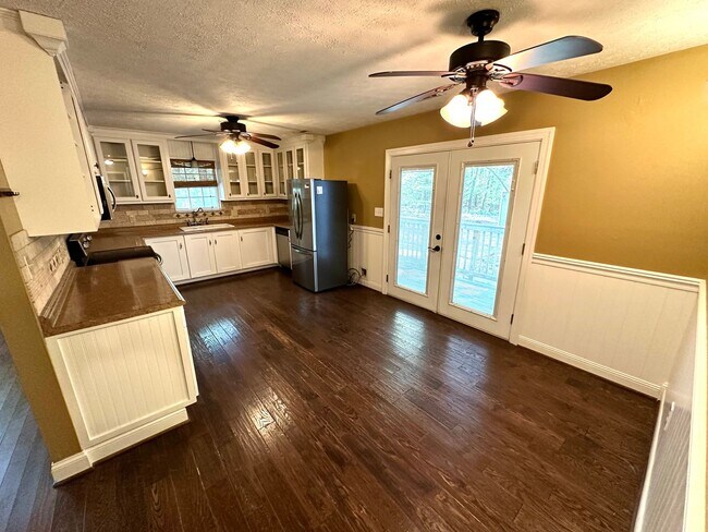 Foto del edificio - 5518 Thompson Dr