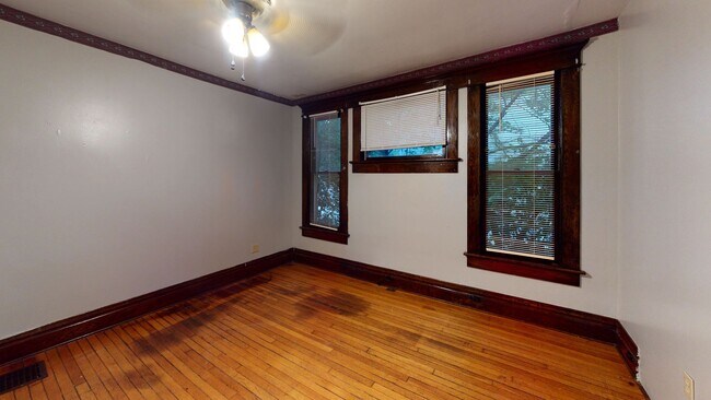 Building Photo - 197 E. Oakland Avenue