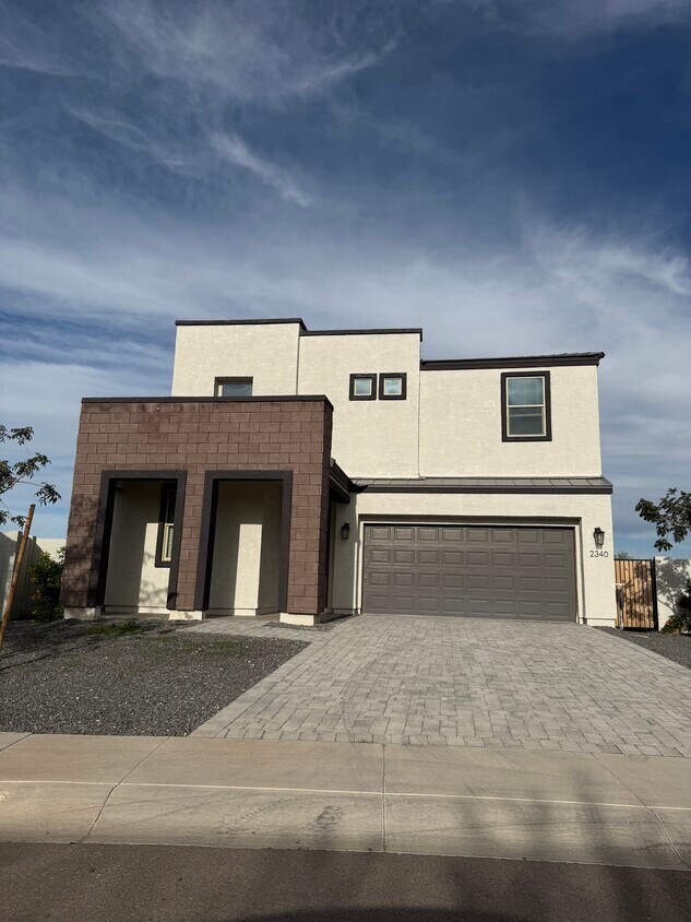 Foto principal - 2340 E Marguerite Ave