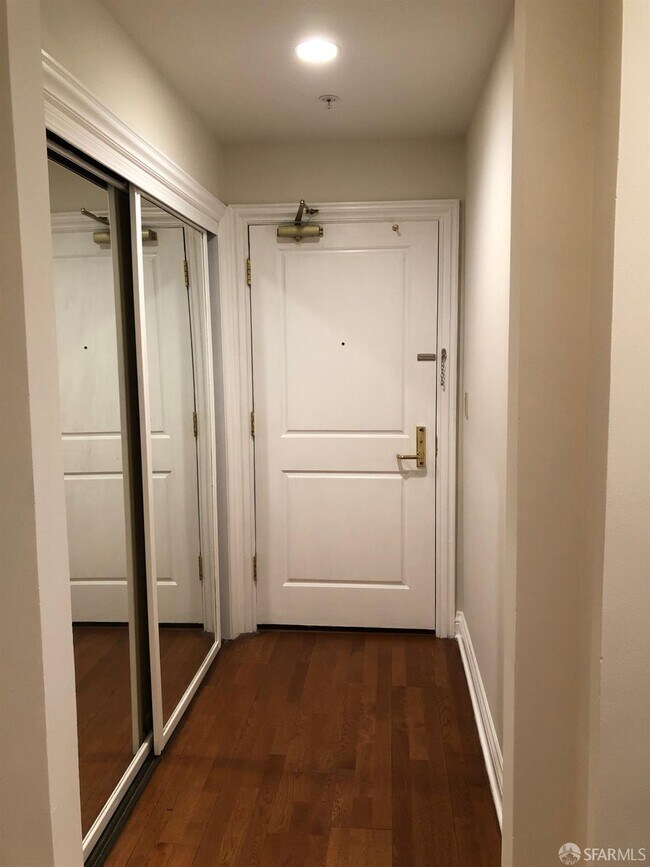 Foto del edificio - 725 Pine St