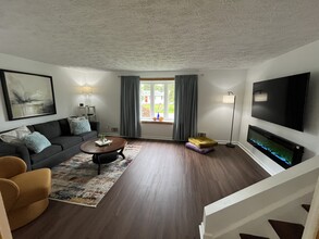 Building Photo - 288 Downsview Dr