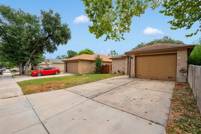 Building Photo - Charming 3-Bedroom, 2-Bath Open Concept Home in San Antonio, TX