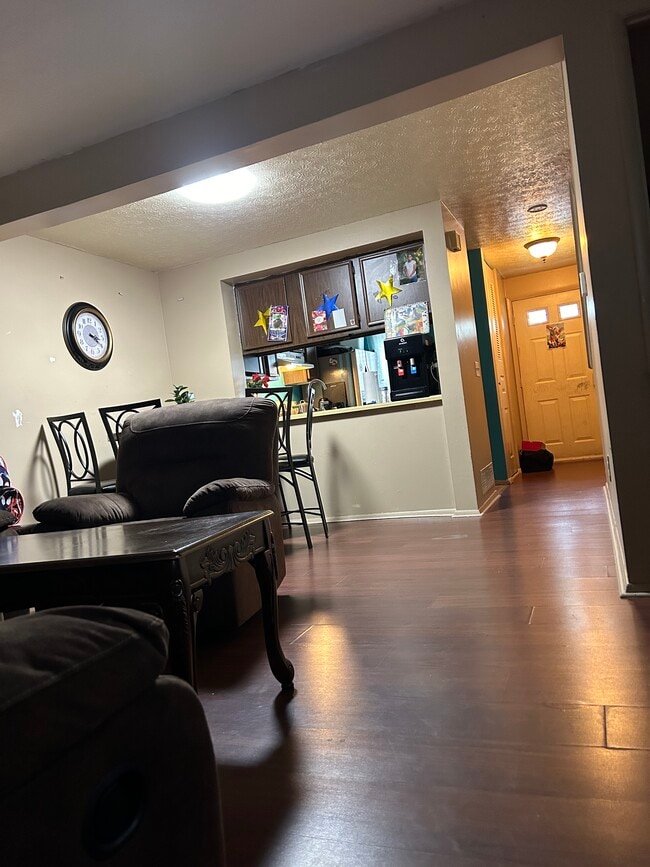 Foto del edificio - 5929 Black Oak Dr