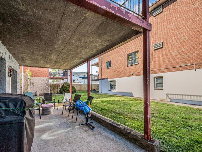 Foto del edificio - 14 Altamont Pl