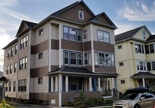 Building Photo - 17 N Woodford St