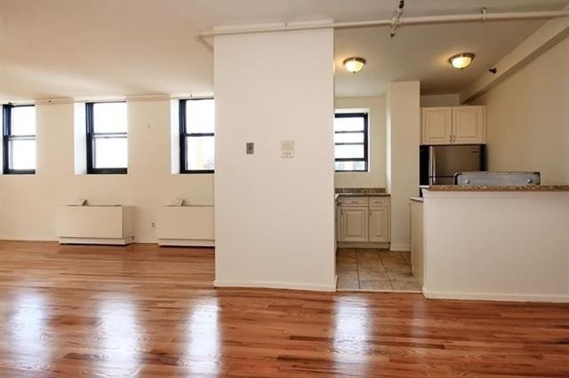 Building Photo - 80 Park Ave
